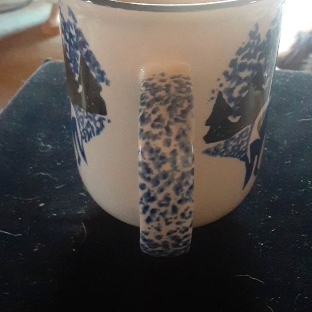 Elegant White and Blue Wolf Mug with Intricate Design Set Of Three - Picture 4 of 4